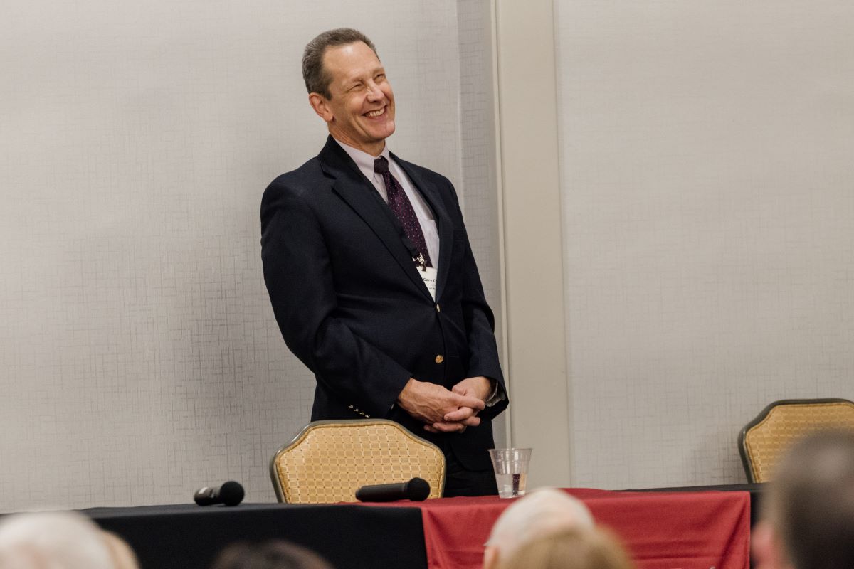Minnesota Senate honors longtime LMC lobbyist Gary Carlson with