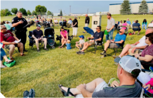 A gathering of residents and city staff.